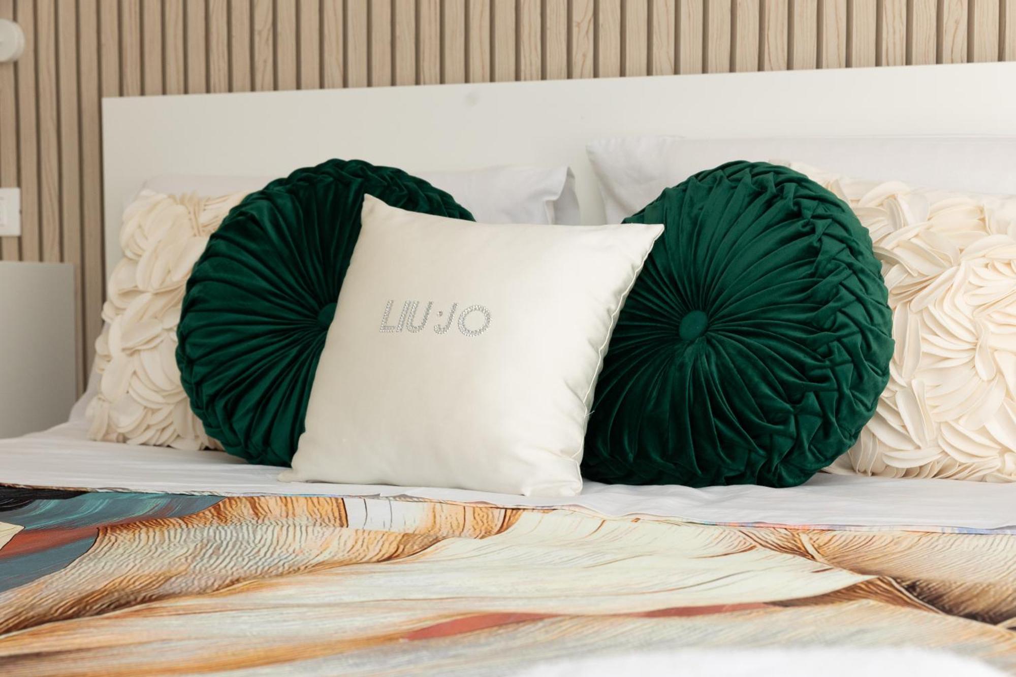 Ludo Holiday House - Charming Con Patio A Due Passi Dalla Cattedrale Palermo Esterno foto